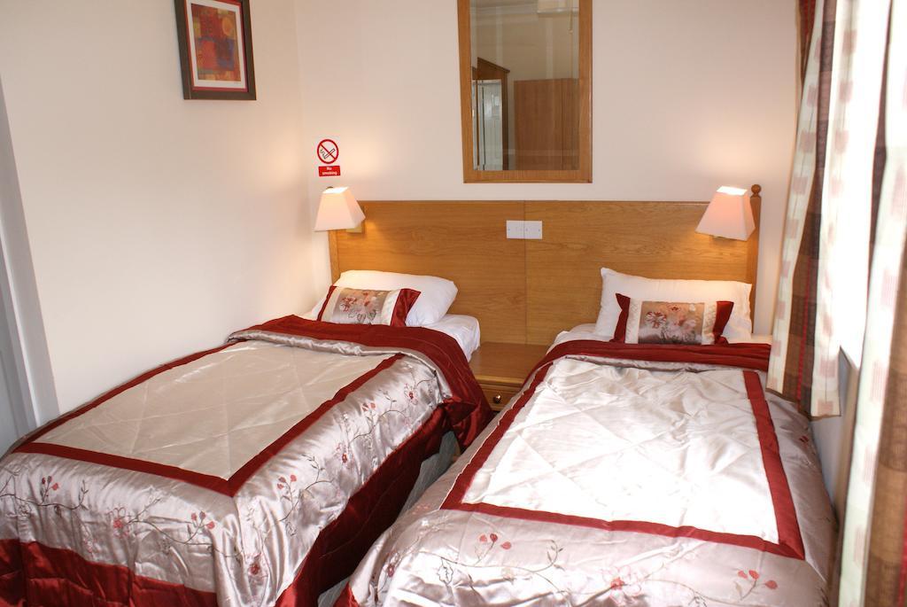 The Hawkenbury Bed & Breakfast Staplehurst Room photo